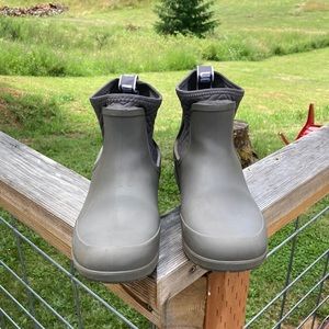 Ugg Chelsea rubber boots